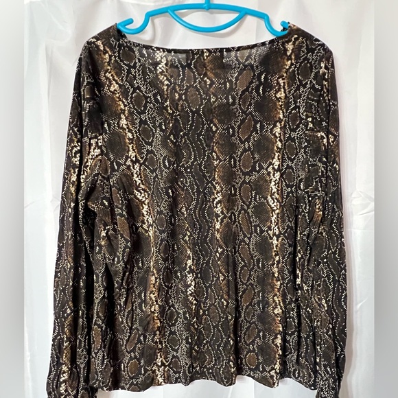 Michael Kors snakeskin print brown and black top size 1X. Drape neckline. - Picture 2 of 4